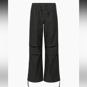 NWOT Aritzia TNA Cache Cargo Pant